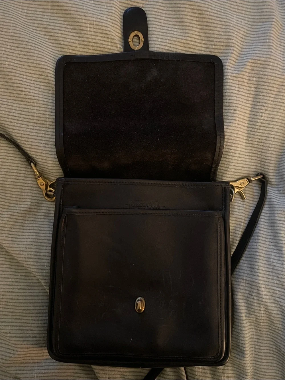 Vintage Coach Black Leather Crossbody Satchel - Classic Turn-Lock